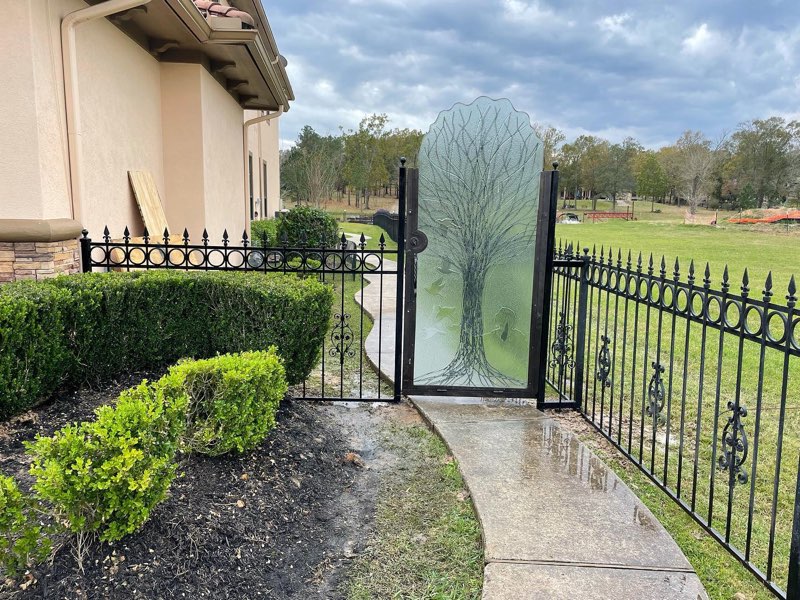 Custom Fence & Gate